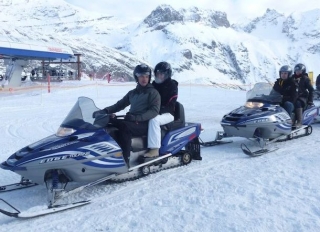 paseo en moto de nieve en Val d Isere 
